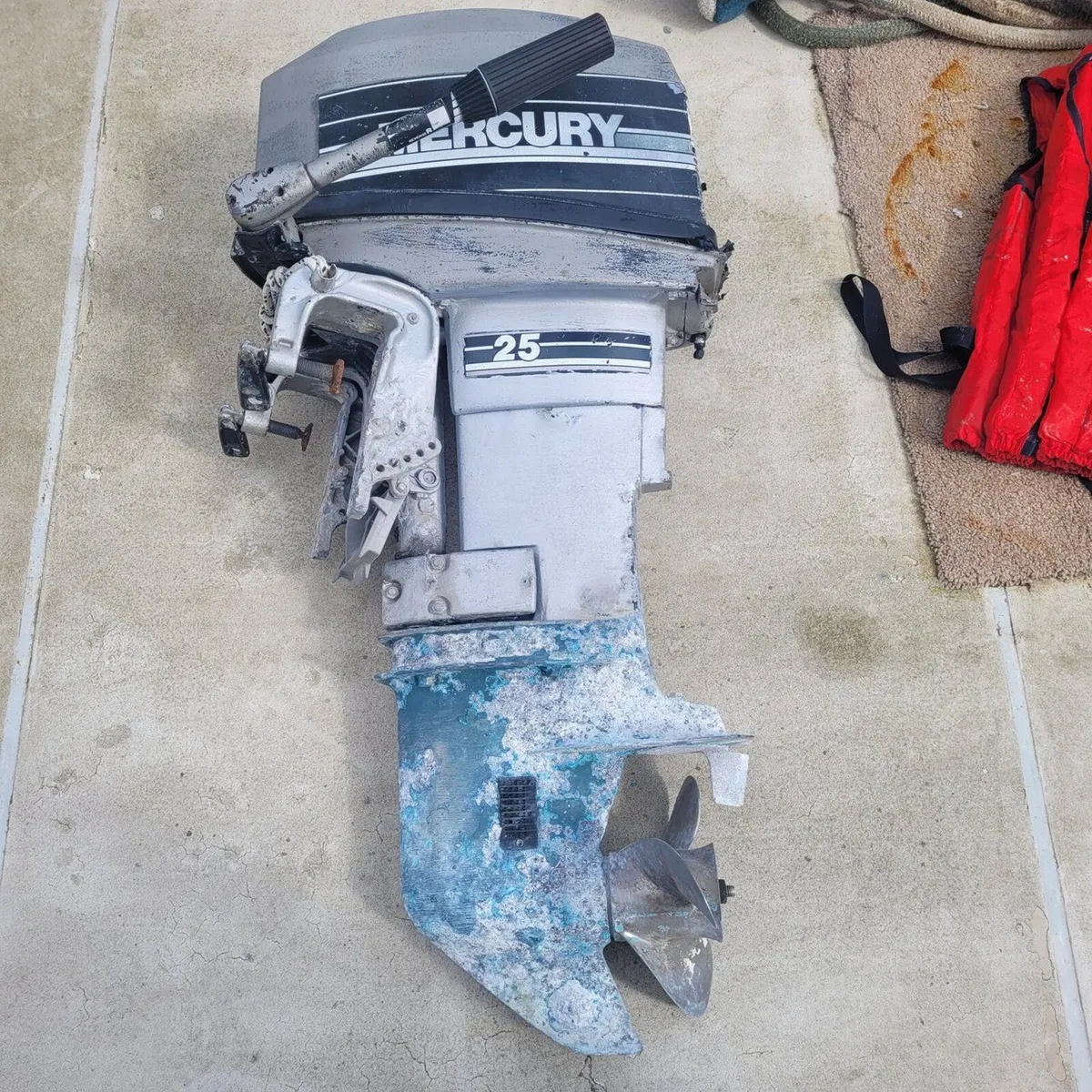 25hp Mercury outboard 2-stroke - Image 2