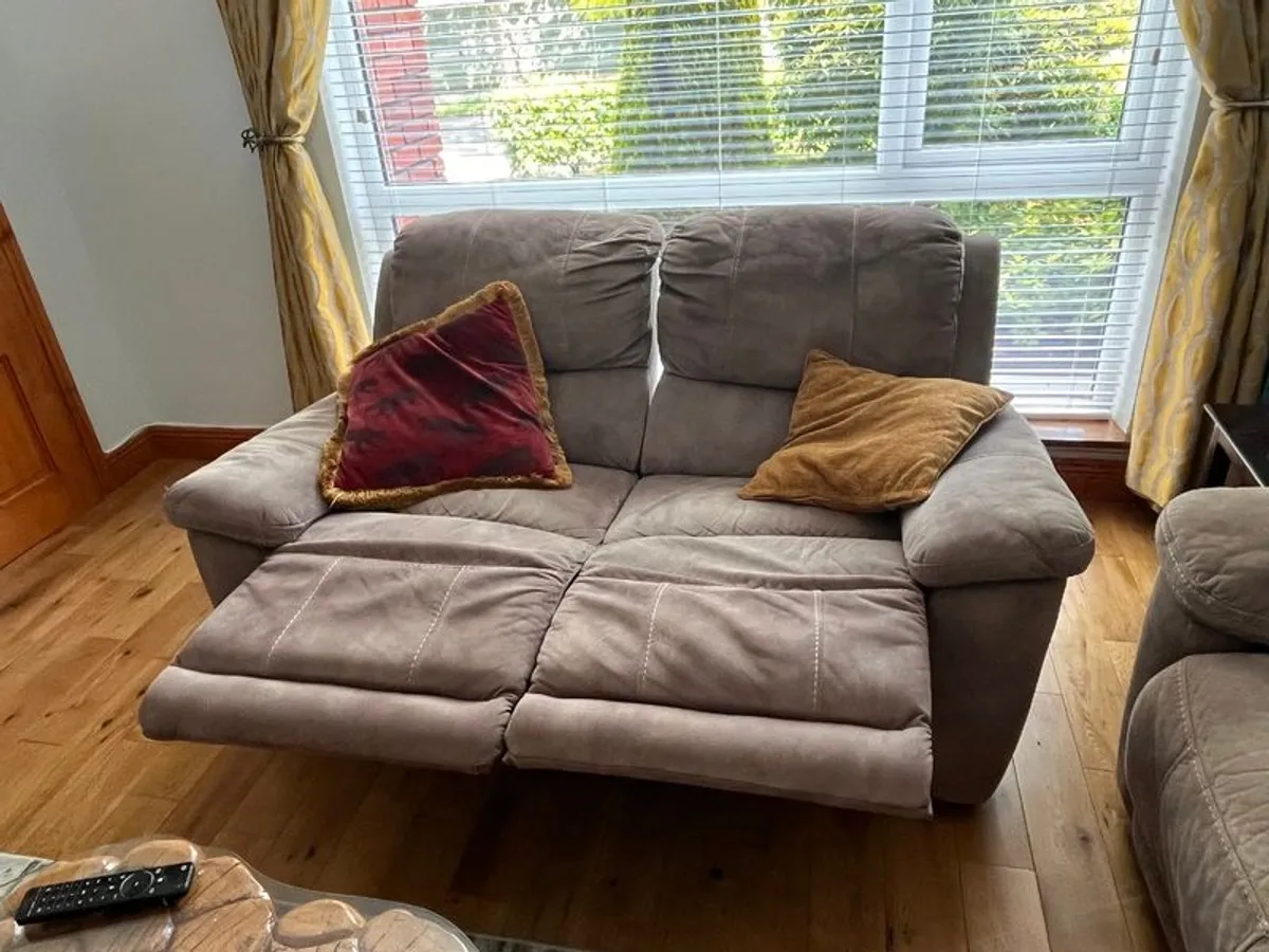 2 & 3 Seat recliner sofa's - Image 3