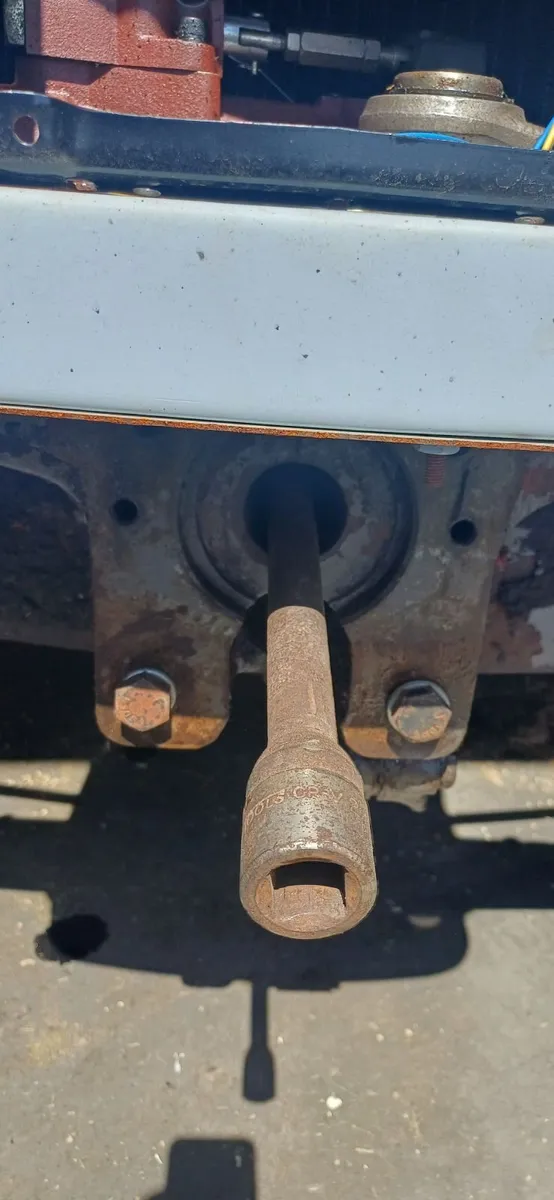 MF 165 Loader - Image 2