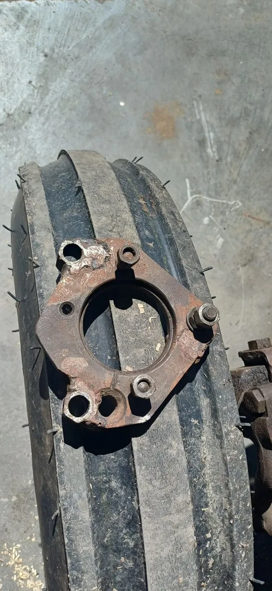 MF 165 Loader - Image 4
