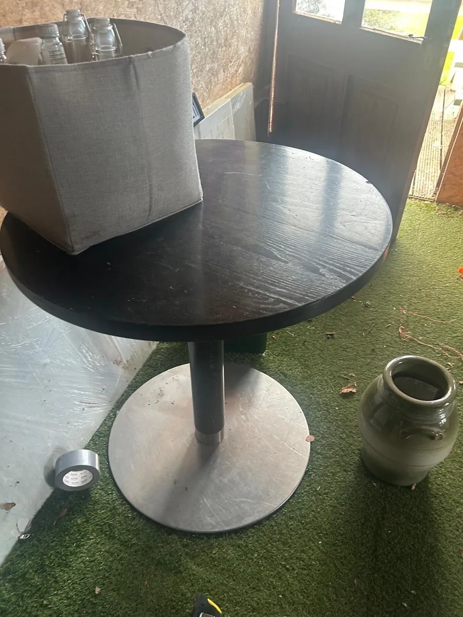Contents of garden bar - Image 4