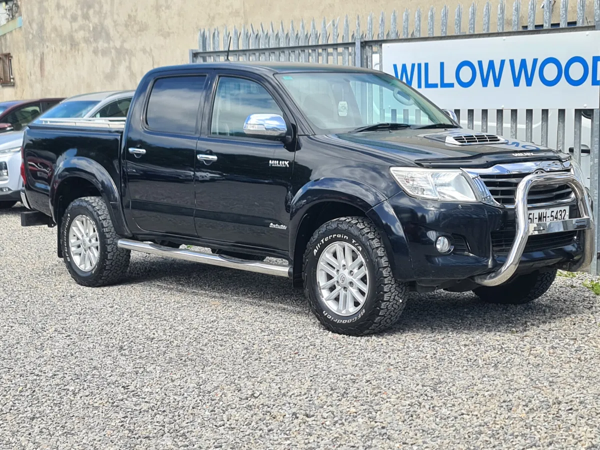 Toyota Hilux 3.0 d4d invincible automatic 2015 - Image 3