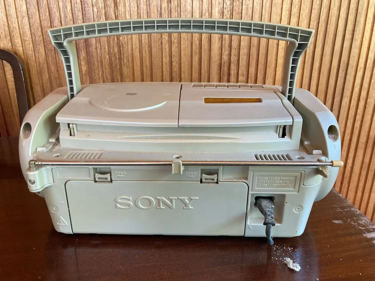 SONY CD RADIO CASSETTEE-CORDER CFD-S36L - Image 3