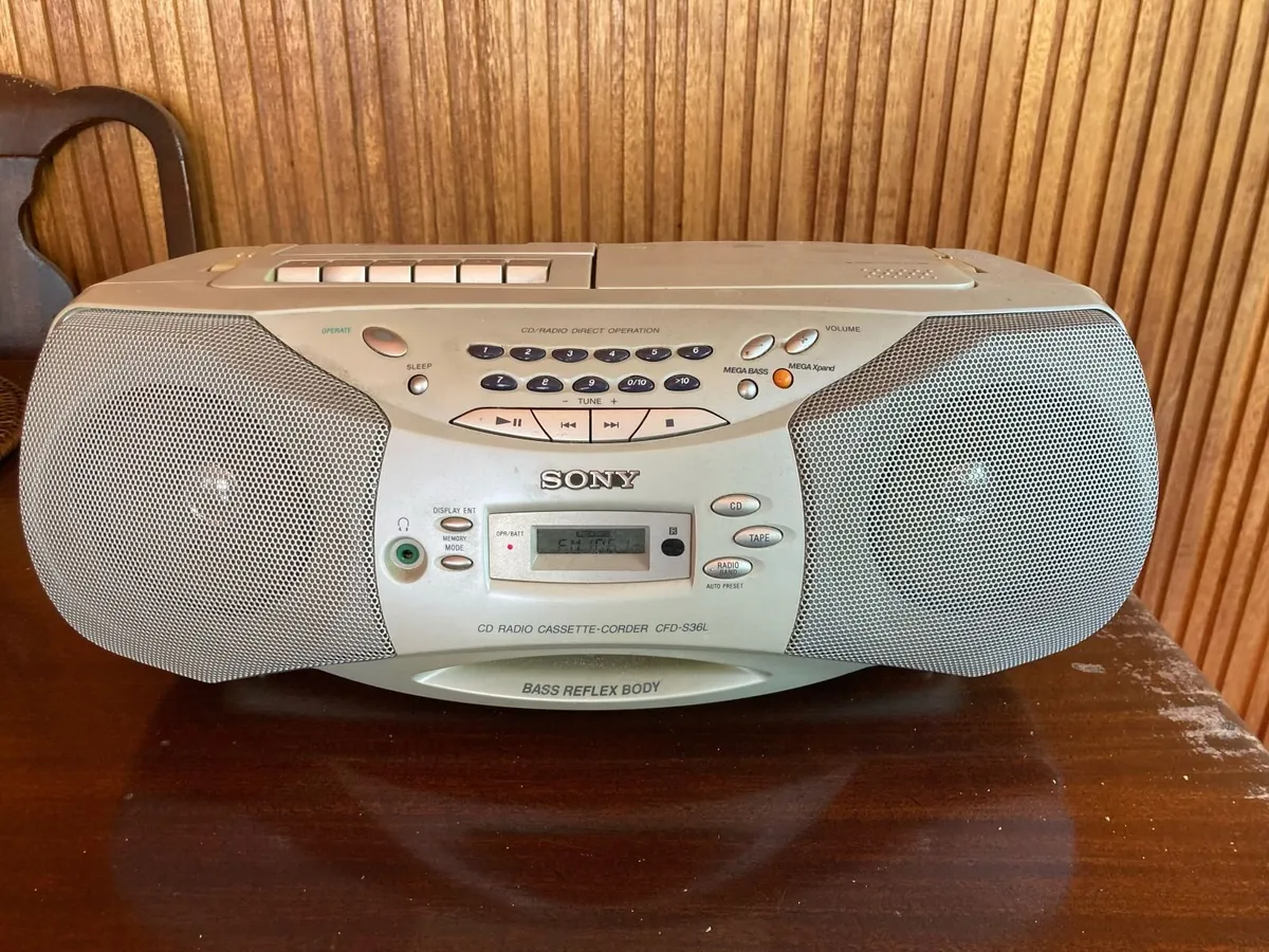 SONY CD RADIO CASSETTEE-CORDER CFD-S36L - Image 2