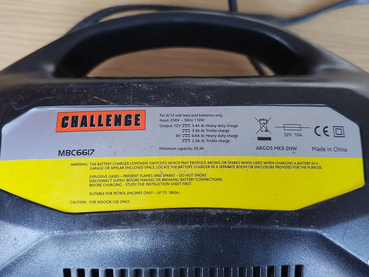 battery charger 6v or 12v for car or motorcycle  p - Image 3
