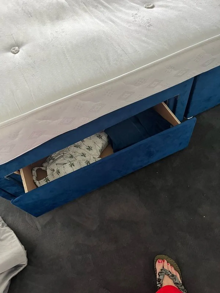 Double Bed - Image 3