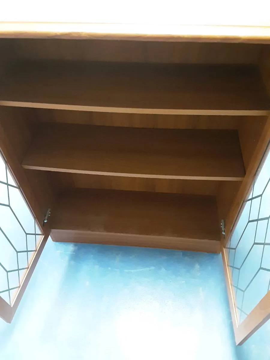 GLASS CABINET - Image 3