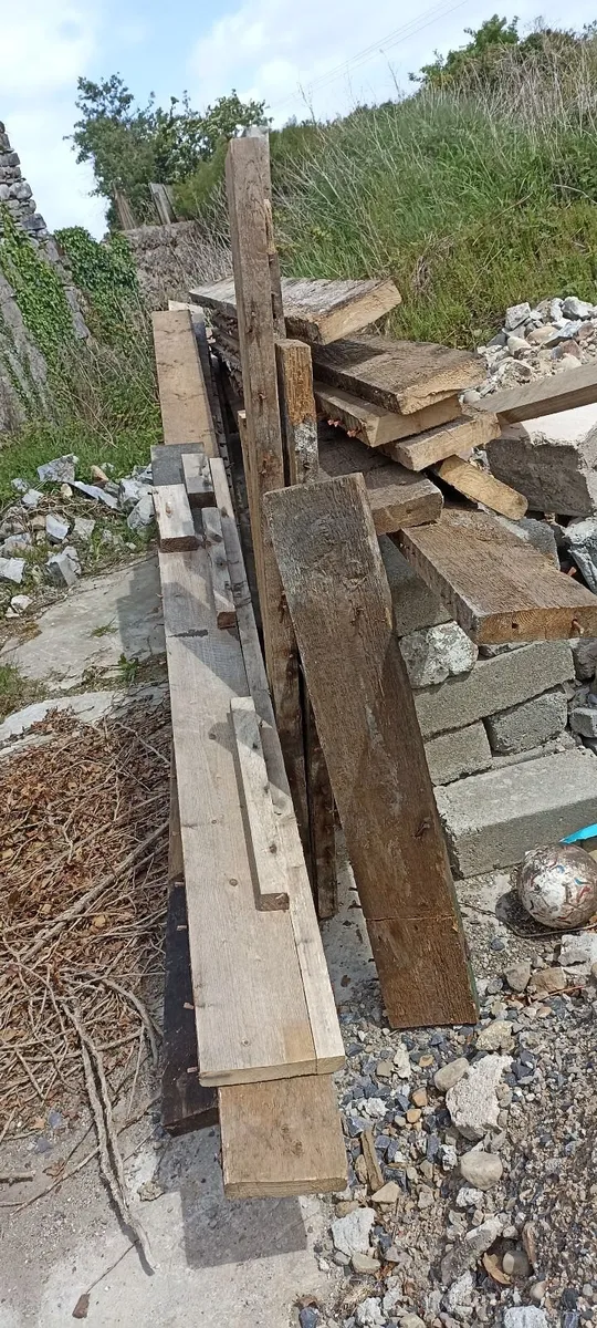 Old Joists 7x2 - Image 1