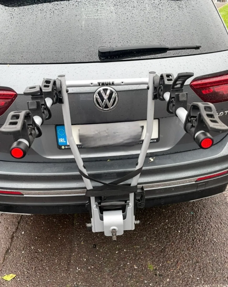 3 bikes Thule bike rack for sale.