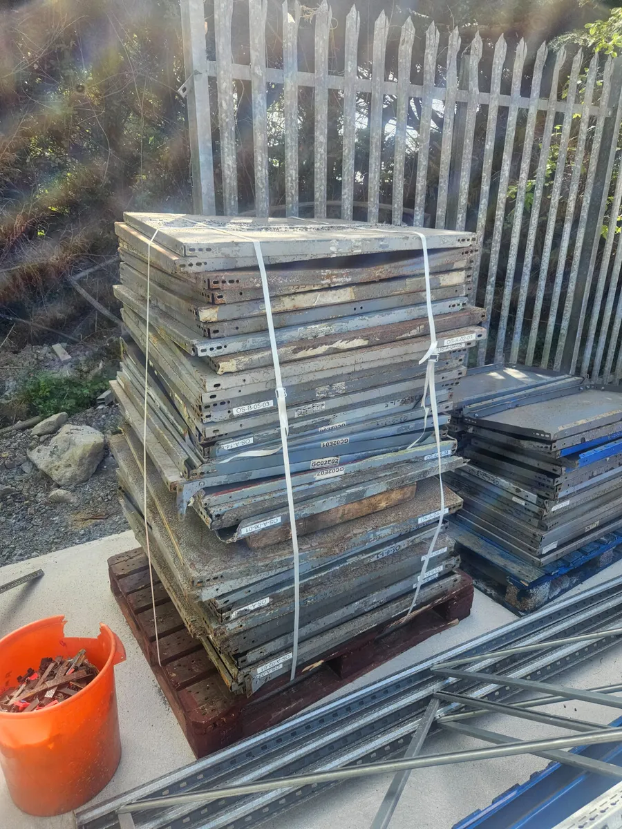 Parts shelving - Image 2