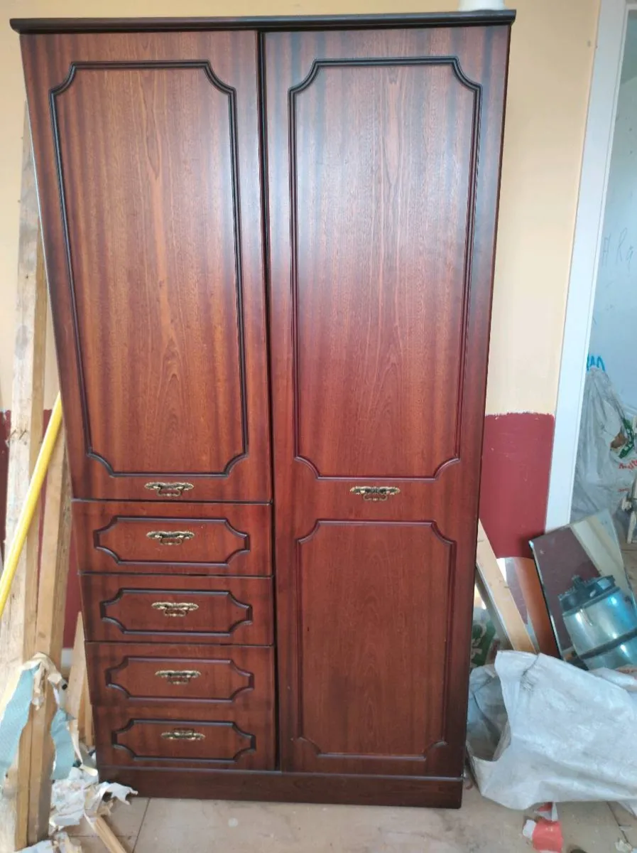 Wardrope - Image 1