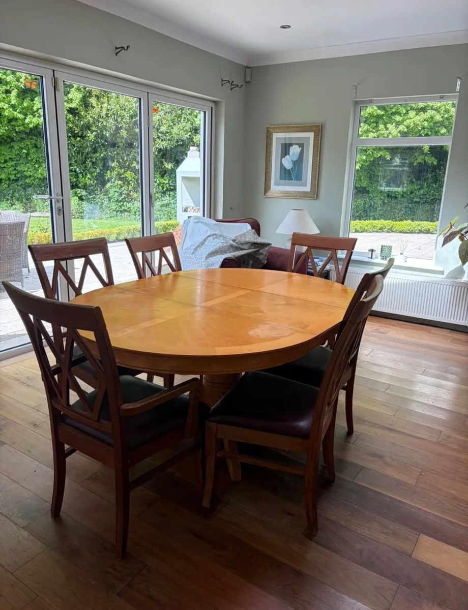 Dining Table and chairs - Image 1