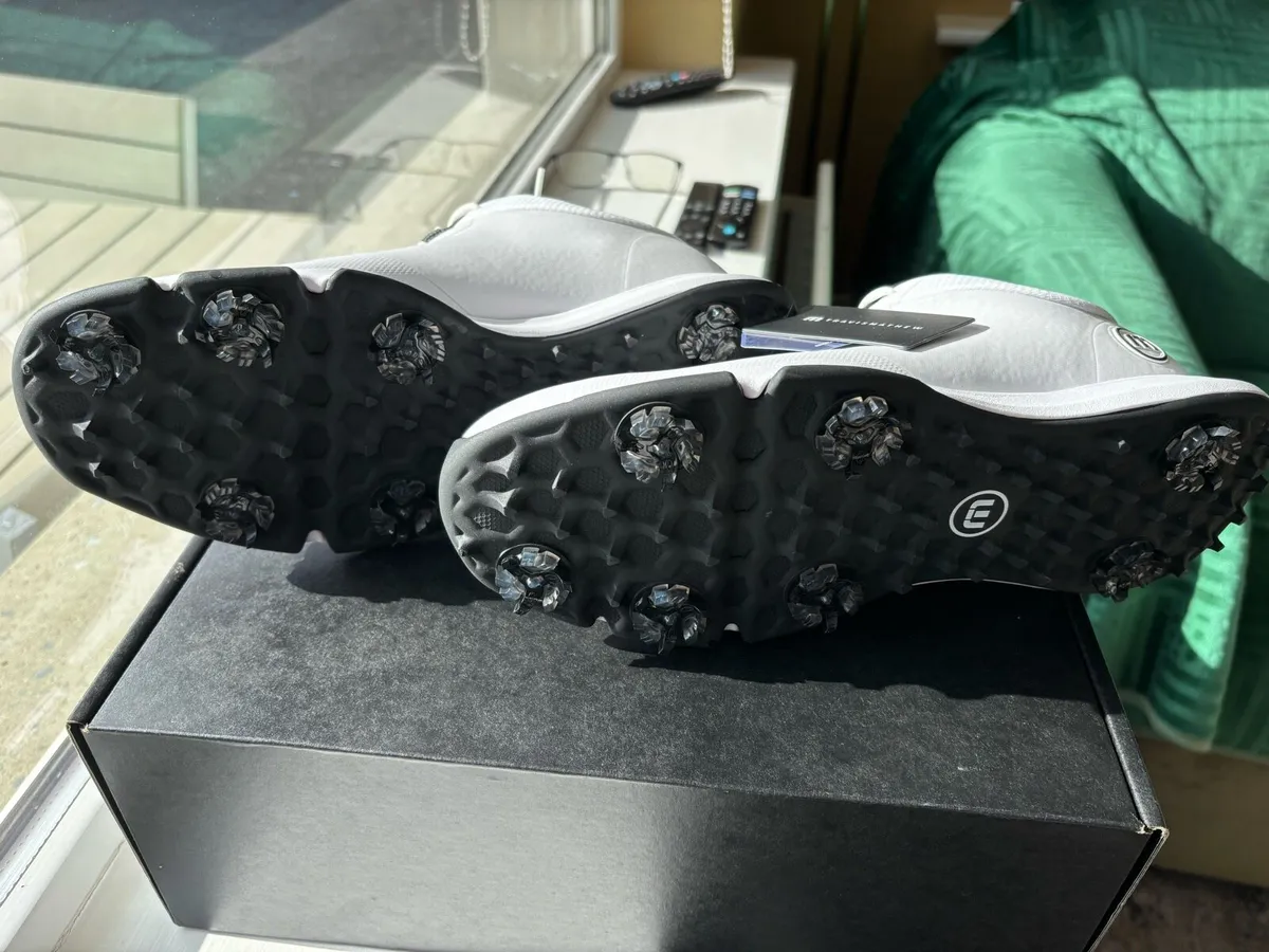 Travis Mathews golf shoes - Image 4