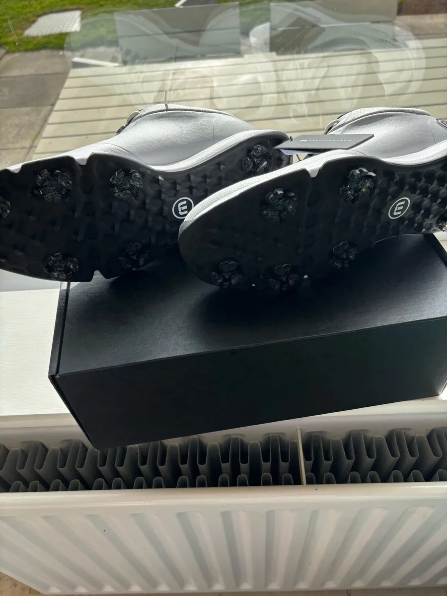 Travis Mathews golf shoes - Image 3