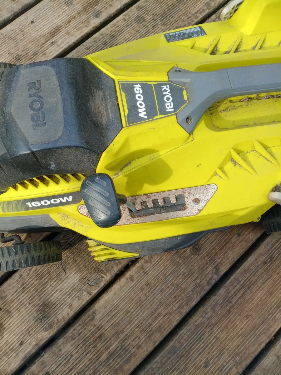 Lawnmower & Strimmer - Image 2