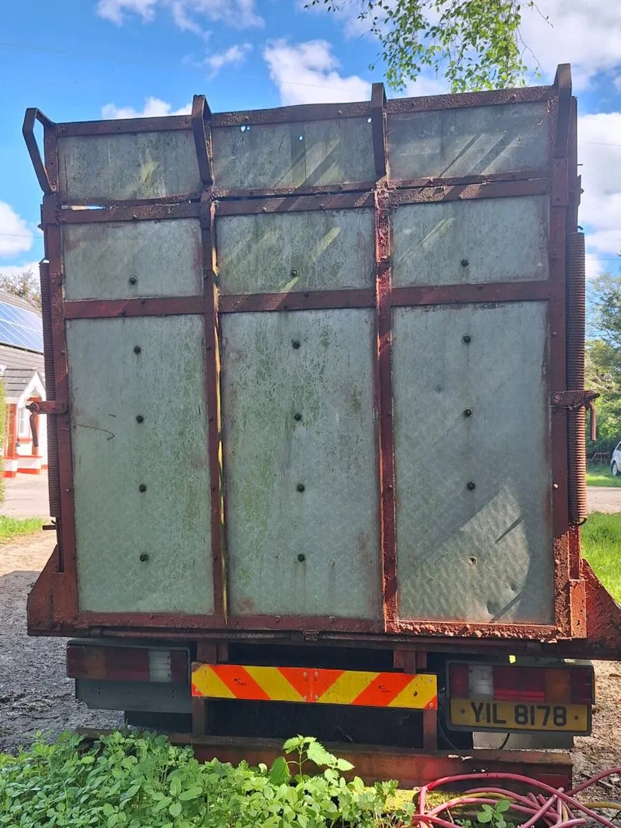 2000 Mercedes 814 7.5t lorry - Image 3