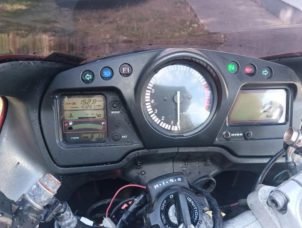 Honda Blackbird CBR1100XX - Image 2