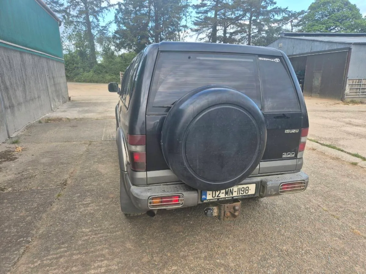 Isuzu trooper - Image 4