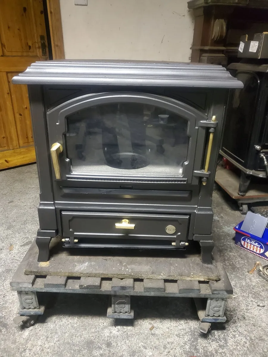 Efel/Nestor Martin 9kw oil stove - Image 1