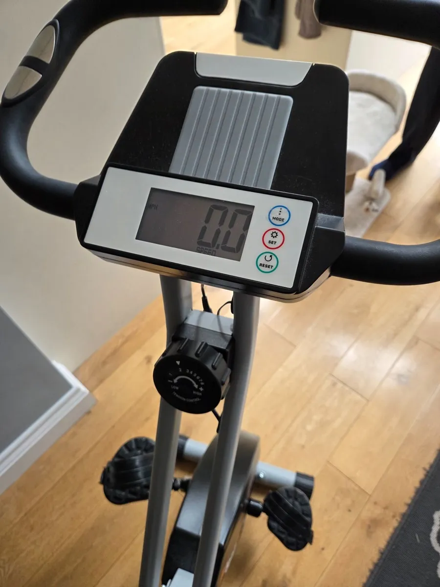 Exercise bike - Image 2