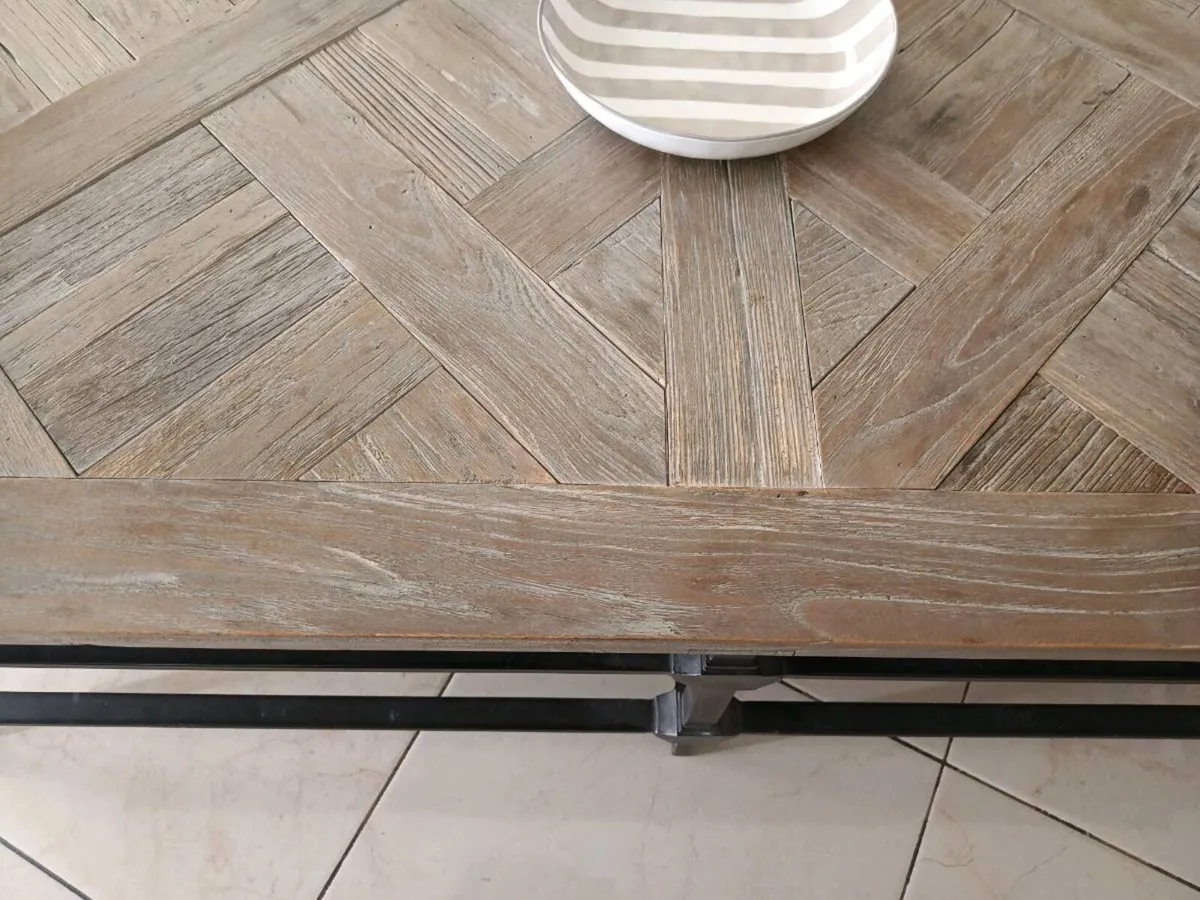 Rustic white washed coffee table - Image 2