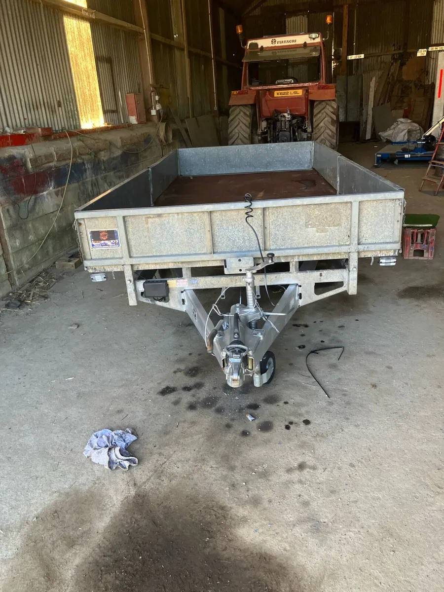 Trailers - Image 1