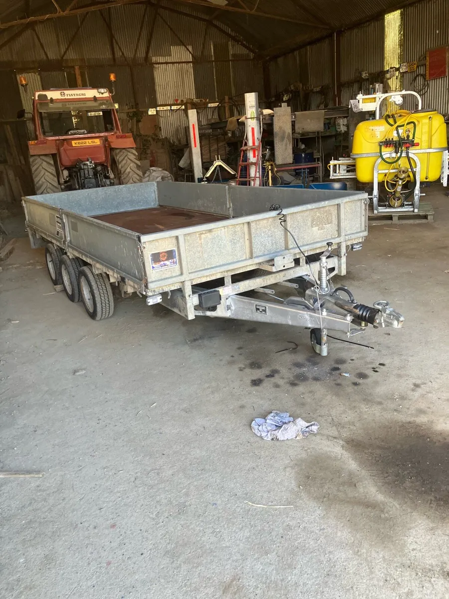 Trailers - Image 2