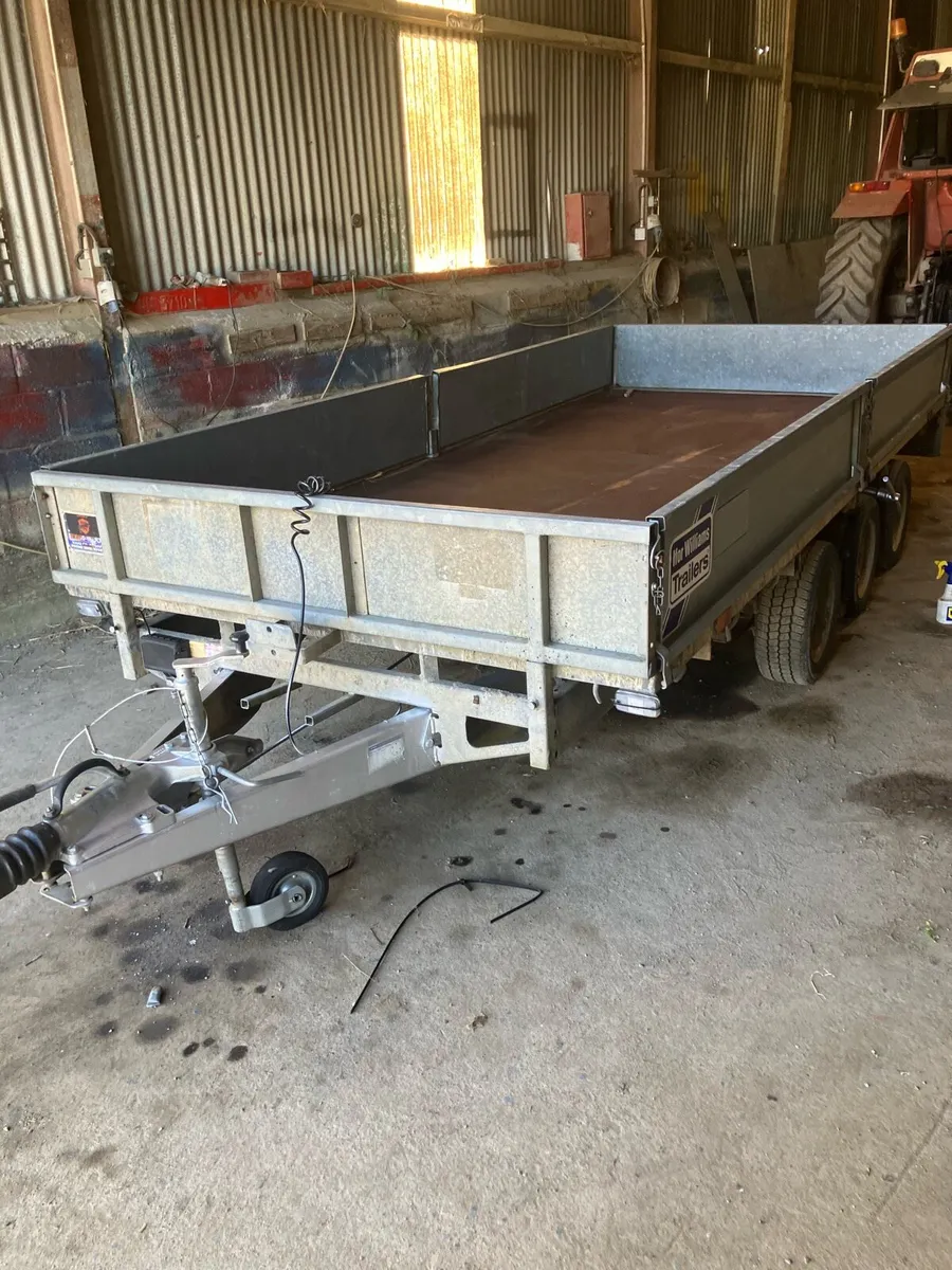 Trailers - Image 3