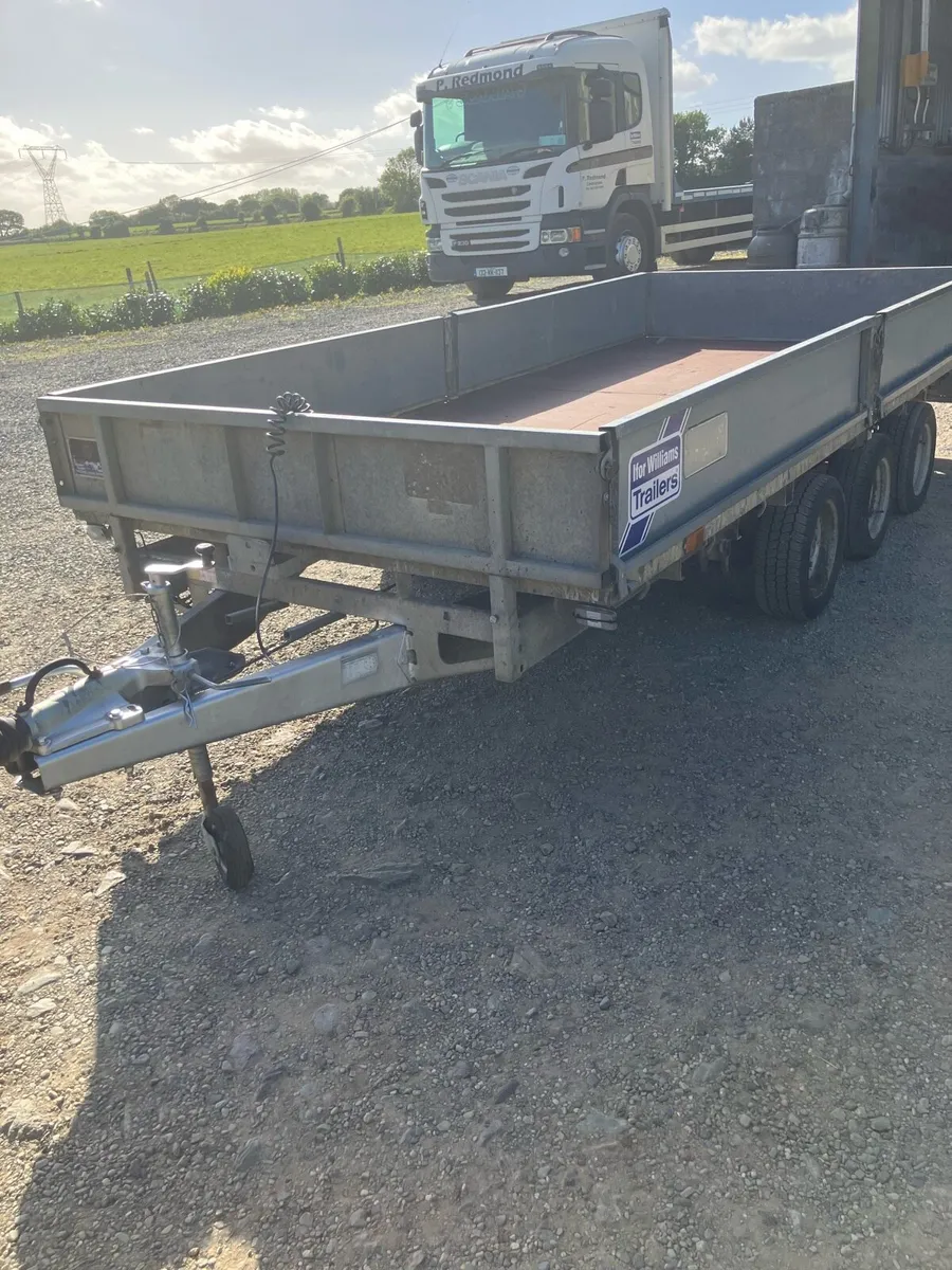 Trailers - Image 4
