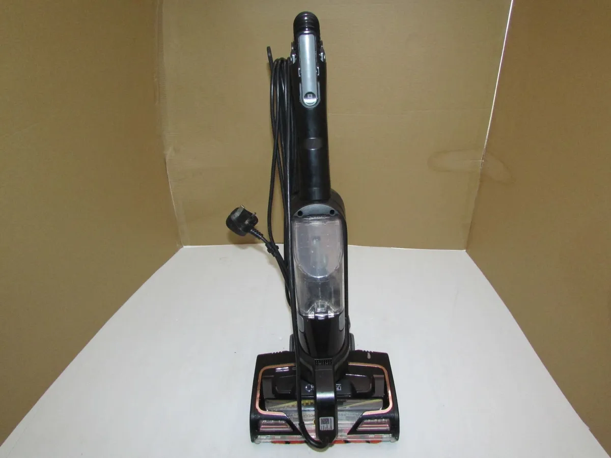 Shark vacuum cleaner - Image 1