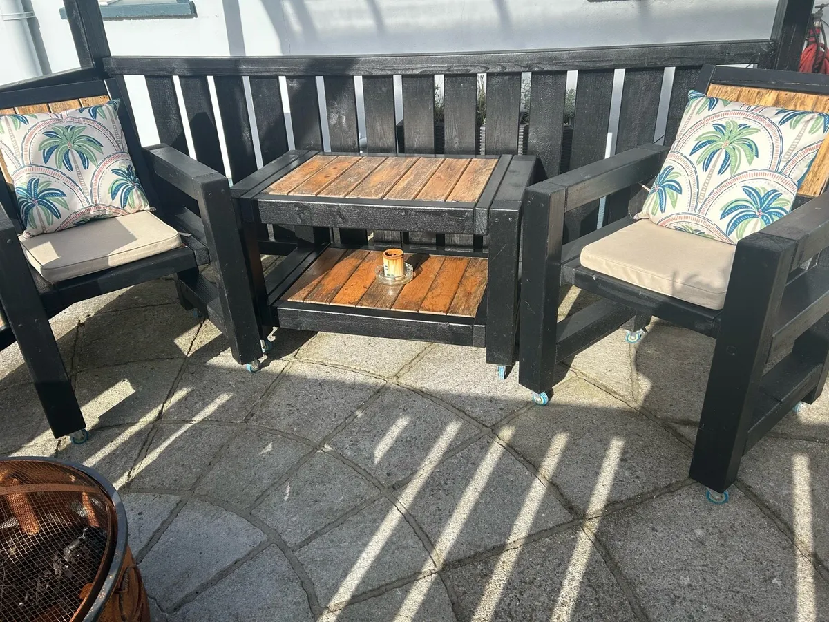 Garden furniture - Image 1