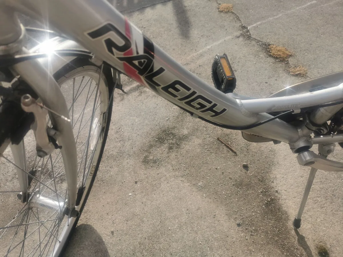 Ladies bicycle - Image 3