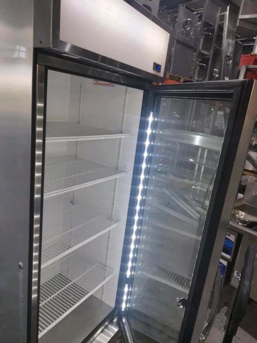 TRUE fridges - Image 1