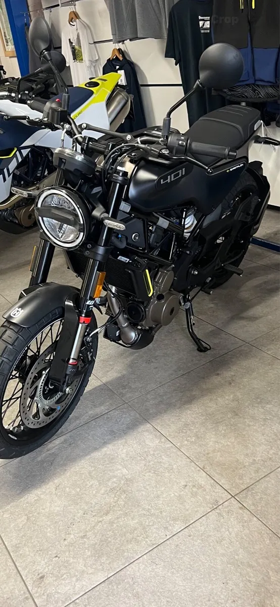 Husqvarna Svartpilen 401 - Image 4