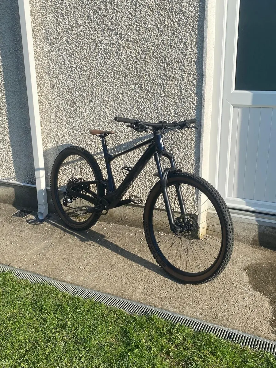 Mountain bike - Image 1