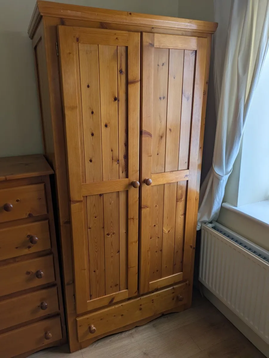 Bedroom furniture - Image 2