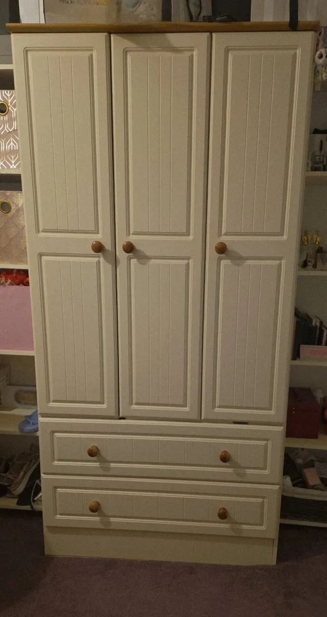 Wardrobe - Image 3