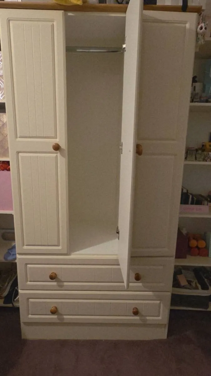 Wardrobe - Image 4