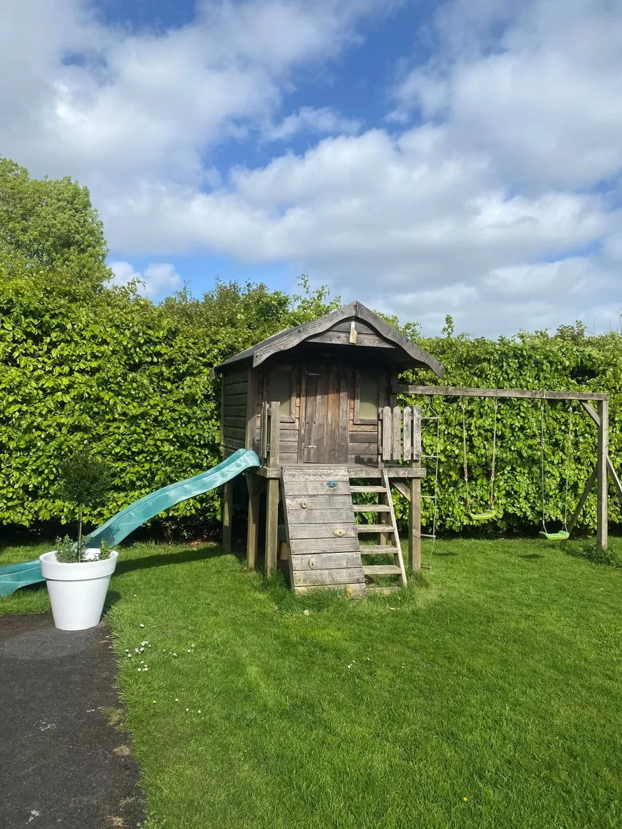 Kids Playhouse for sale - Image 1