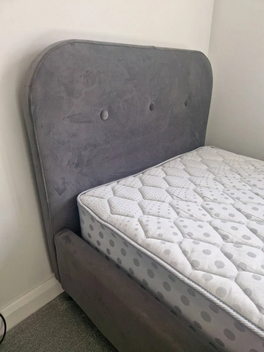 Single Bed with Mattress - Image 3