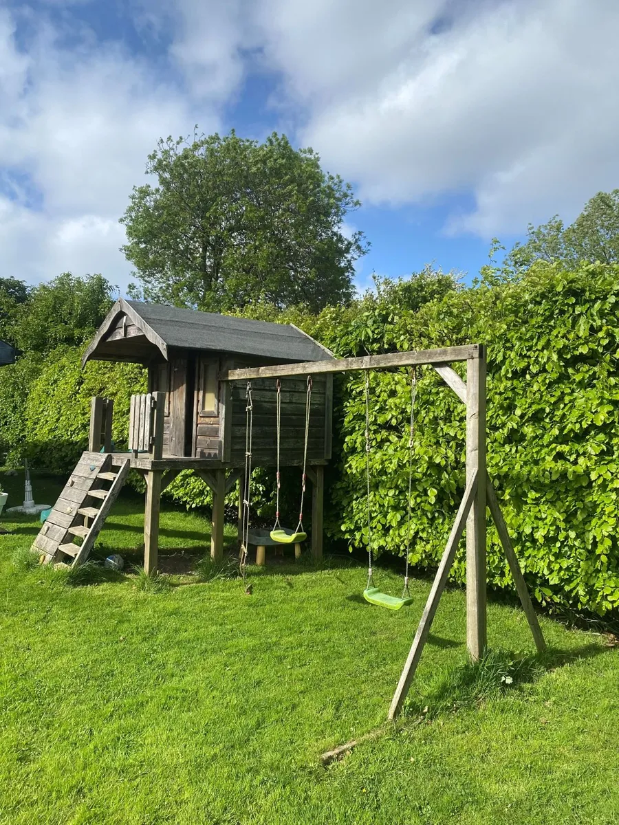 Kids Playhouse for sale - Image 2