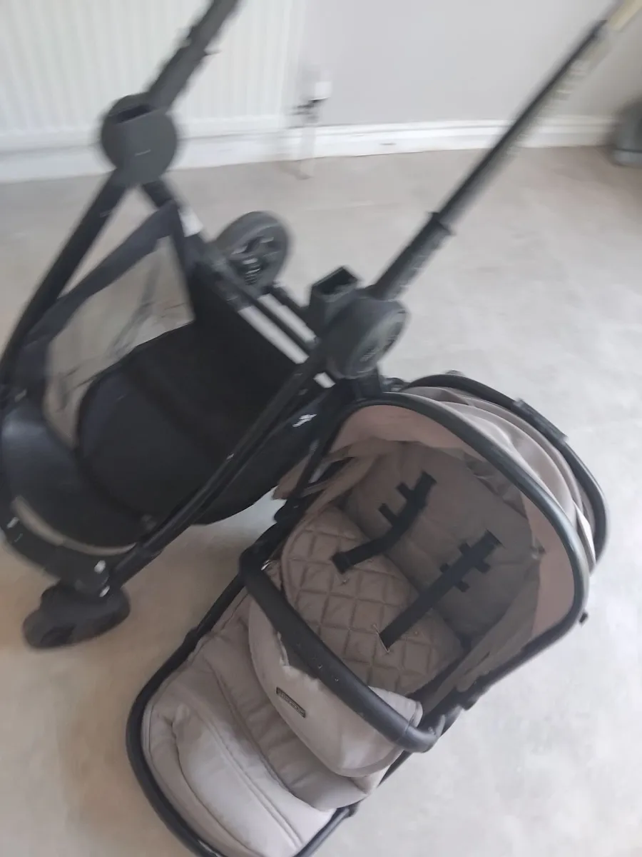 Pram - Image 3