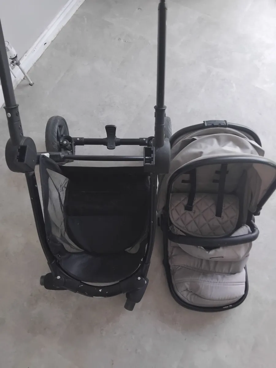 Pram - Image 4