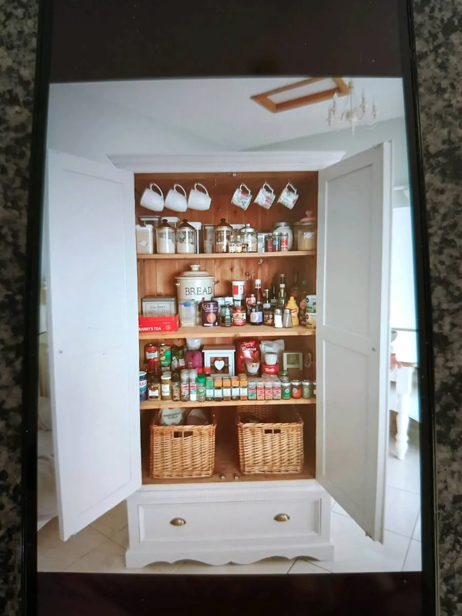 Kitchen larder - Image 4