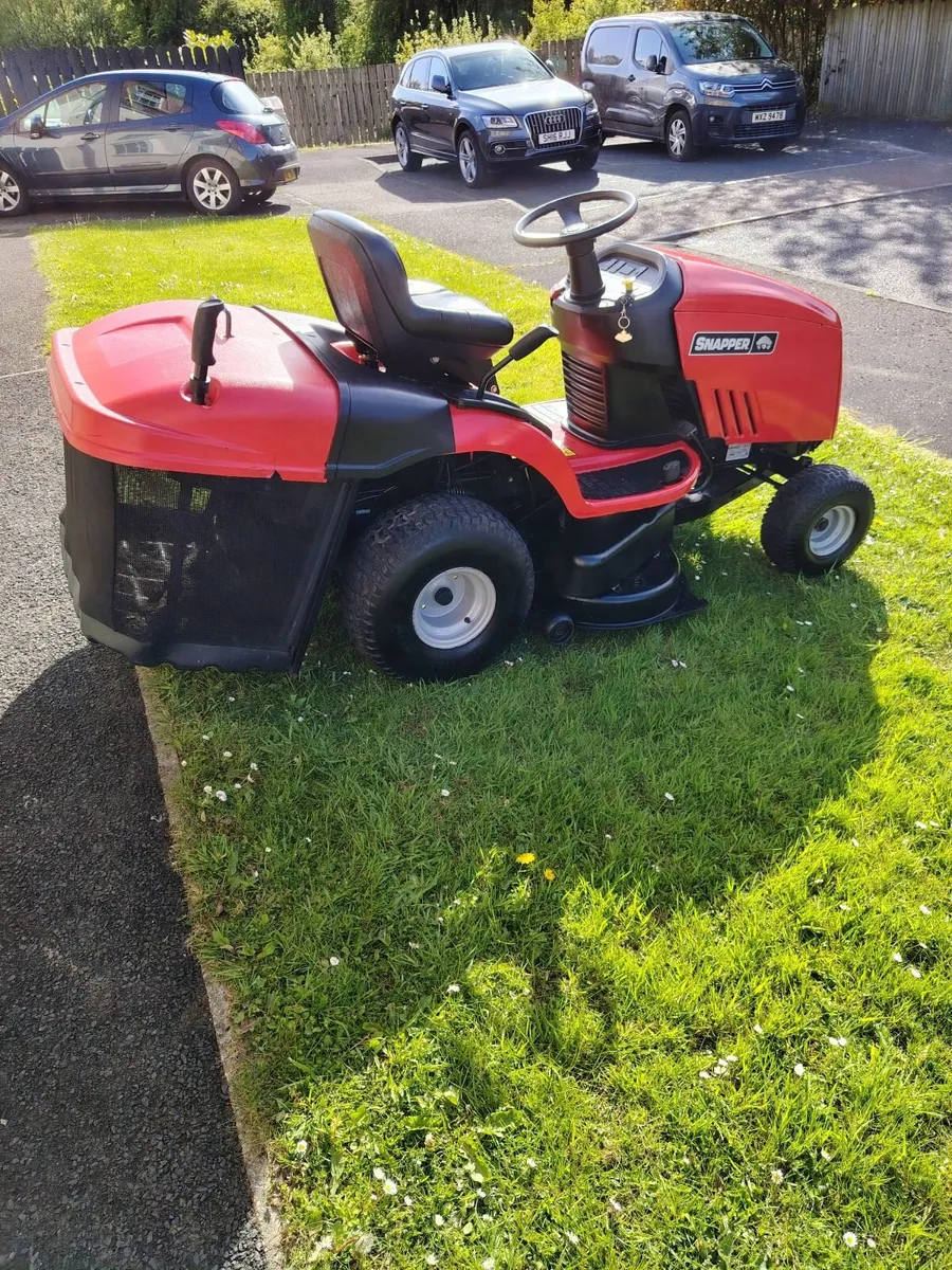 Snapper ride on lawnmower - Image 4