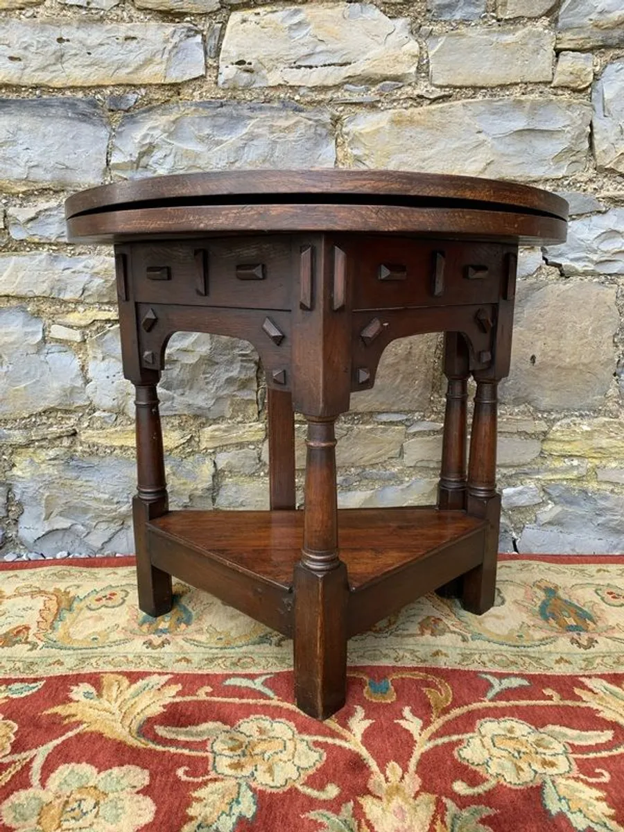 Early 20th Century solid oak gate leg drop leaf table. - Image 3