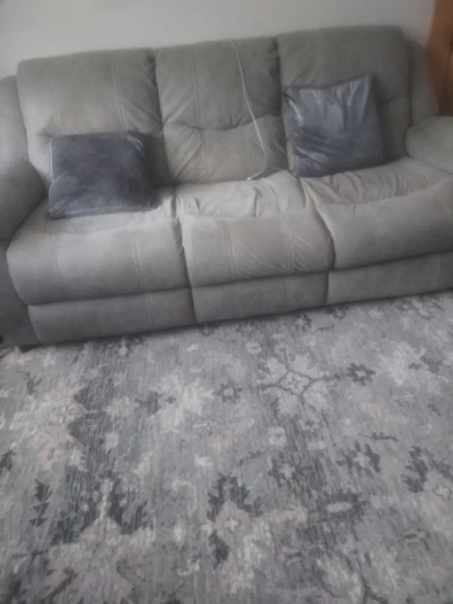 3 seater sofa and armchair - Image 1