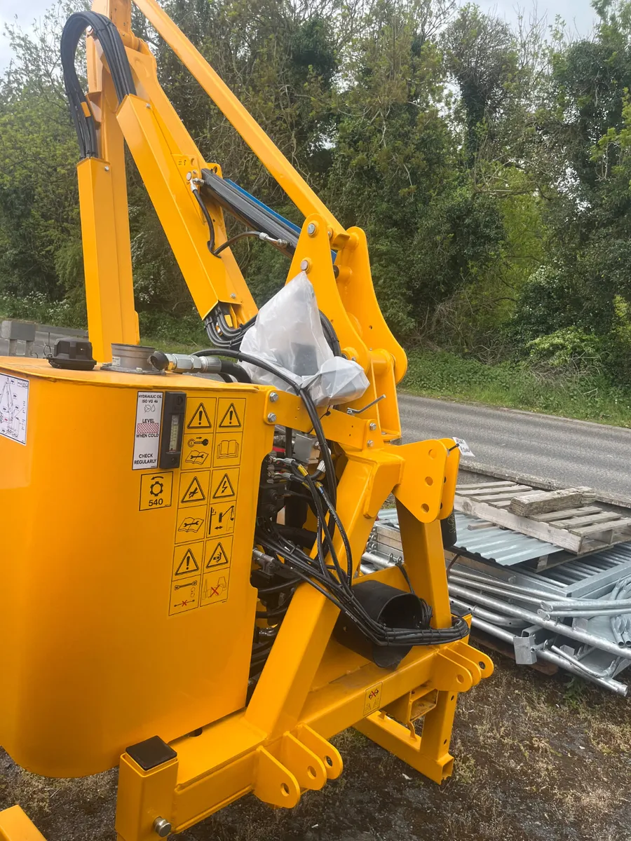 New Shelbourne 457 Hedgecutter  Special Offer - Image 4
