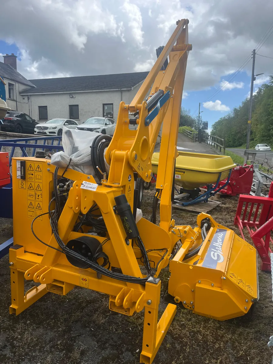 New Shelbourne 457 Hedgecutter  Special Offer - Image 1