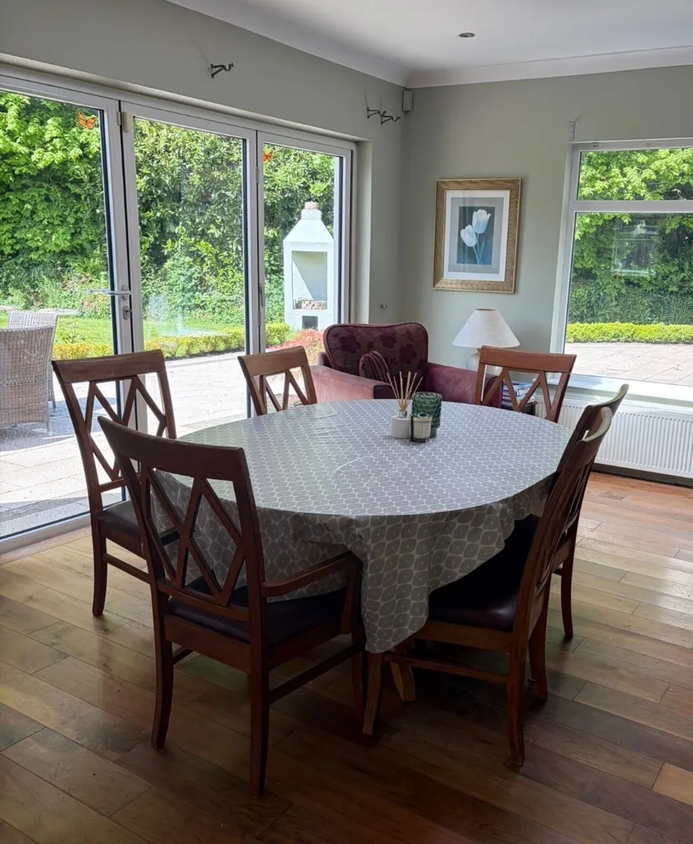 Dining Table and chairs - Image 2